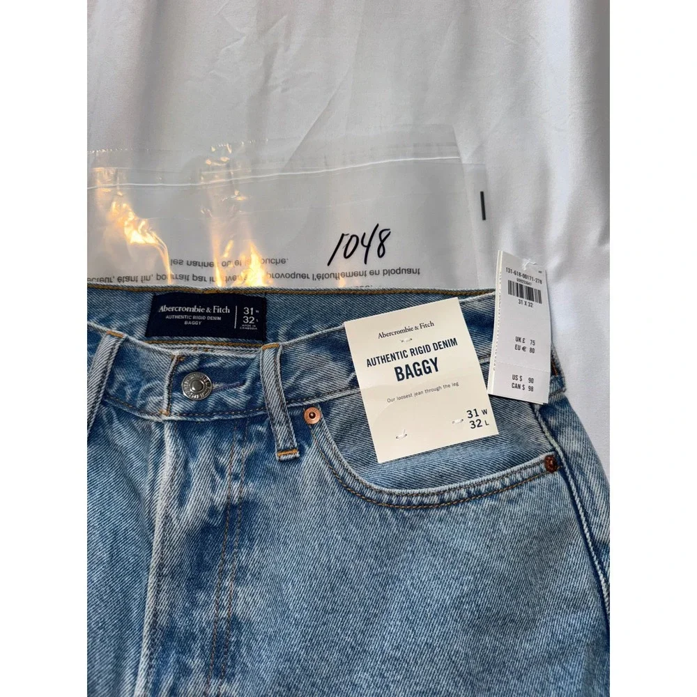 NWT Abercrombie & Fitch Mens Authentic Rigid Denim Baggy Jeans Light Wash 31x32
